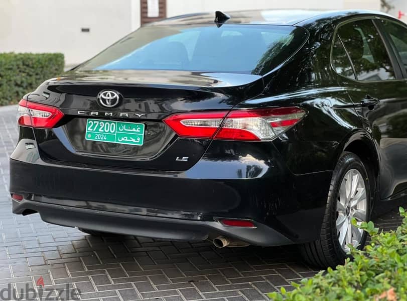 Toyota Camry 2020 LE 4