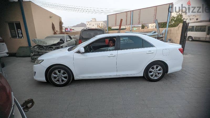 Toyota Camry 2014 1 year mulkiya neet and clean vehicle Family used e 6