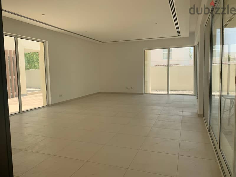 4BHK spacious and very good villa for rent in al mouj 2