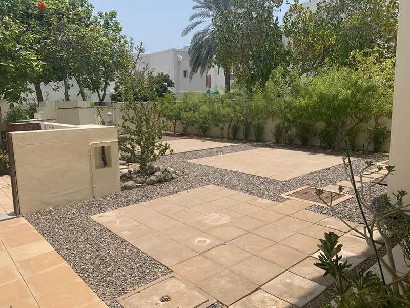 4BHK spacious and very good villa for rent in al mouj 4