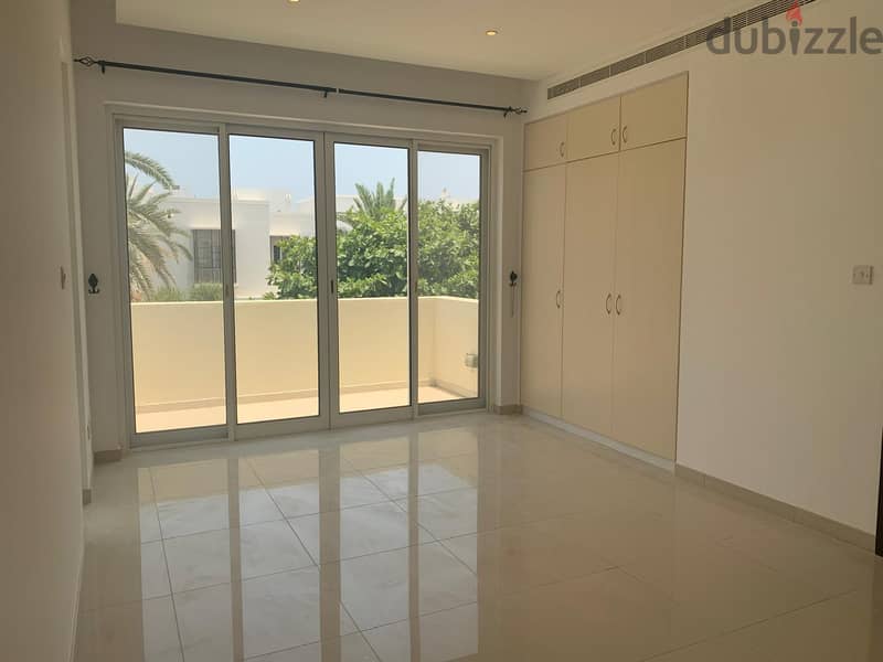 4BHK spacious and very good villa for rent in al mouj 5