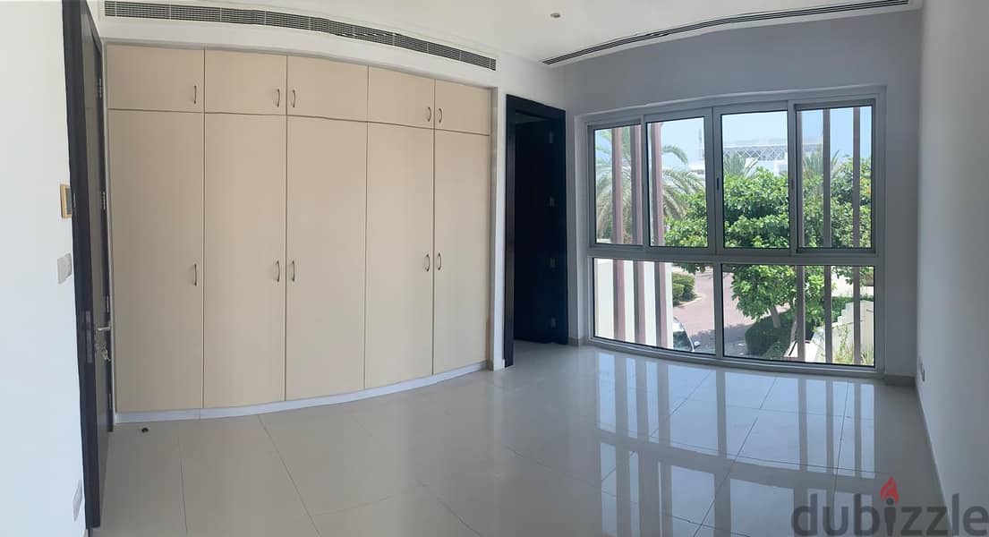 4BHK spacious and very good villa for rent in al mouj 7