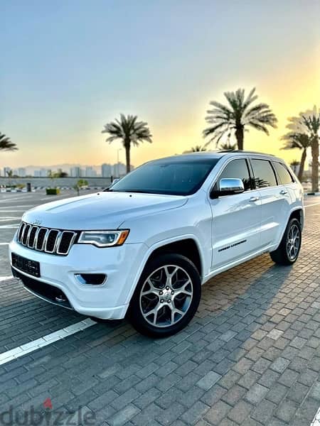 Jeep Grand Cherokee Overland 2020 excellent condition 2