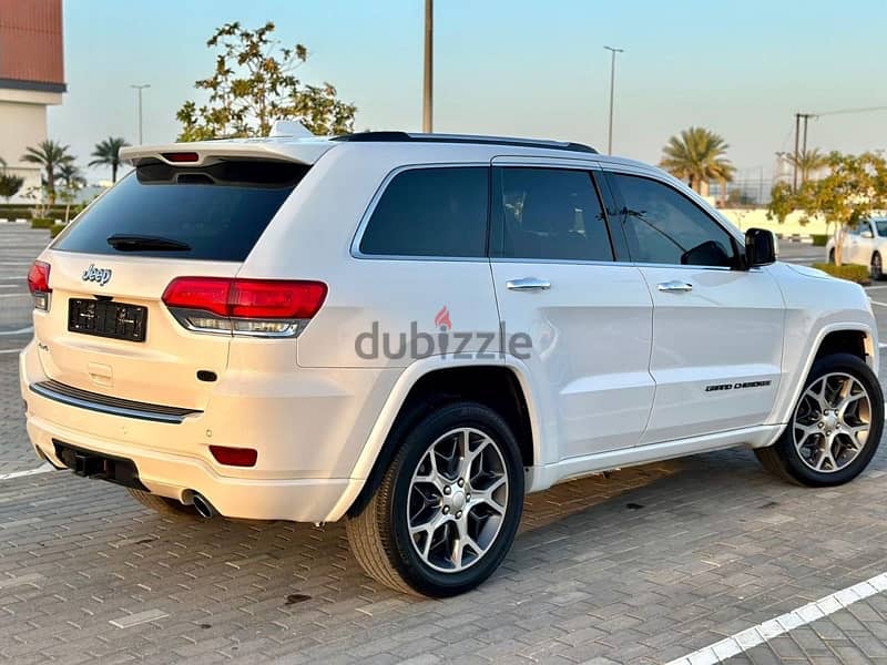 Jeep Grand Cherokee Overland 2020 excellent condition 3