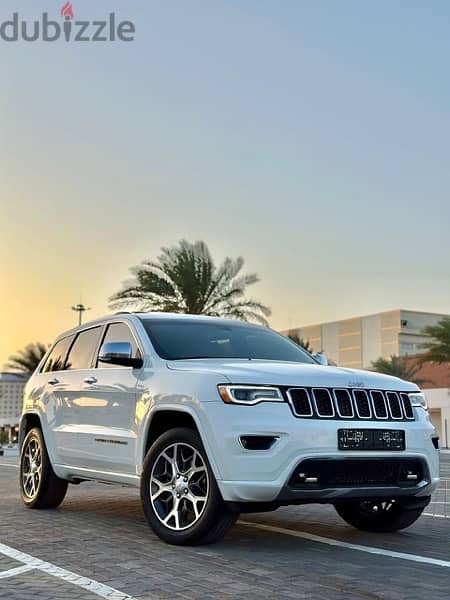 Jeep Grand Cherokee Overland 2020 excellent condition 6
