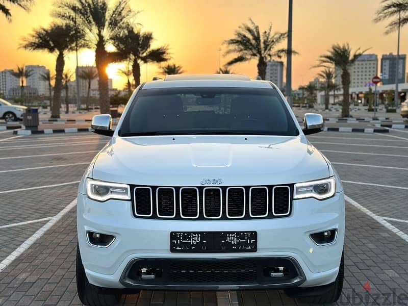 Jeep Grand Cherokee Overland 2020 excellent condition 17