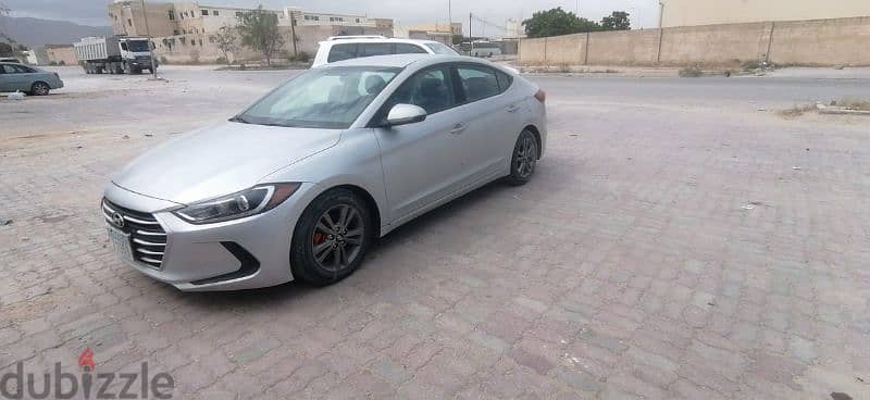 Hyundai Elantra 2018 neet and clean fantaatic condition 2