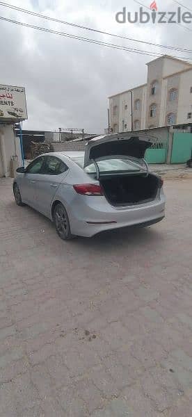 Hyundai Elantra 2018 neet and clean fantaatic condition 3