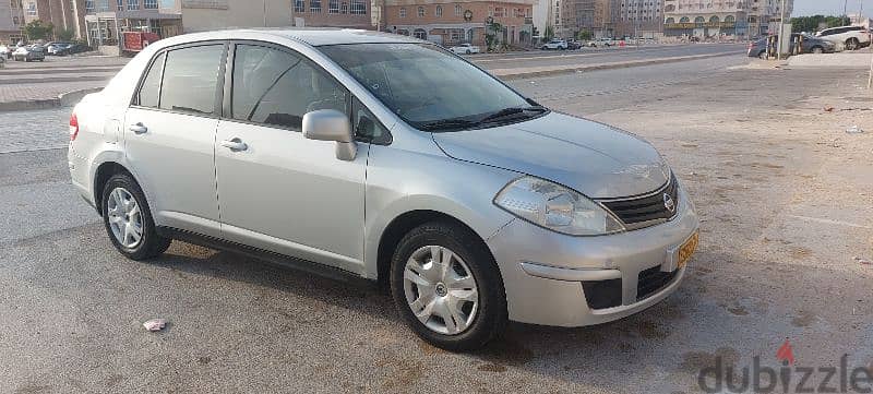 Nissan Tiida 2011 1