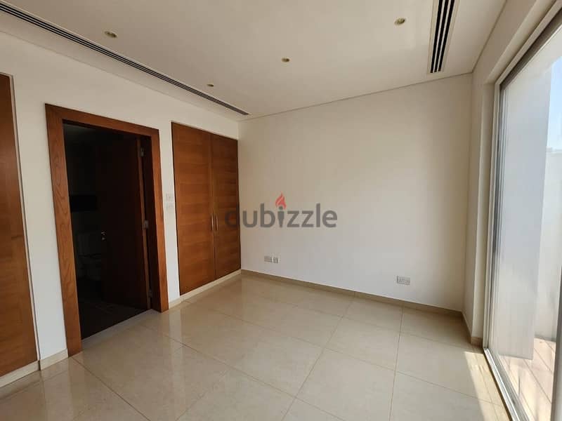 Stunning corner 2 bed Town House in Al Mouj 6