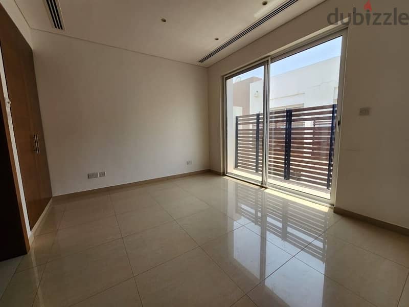 Stunning corner 2 bed Town House in Al Mouj 7