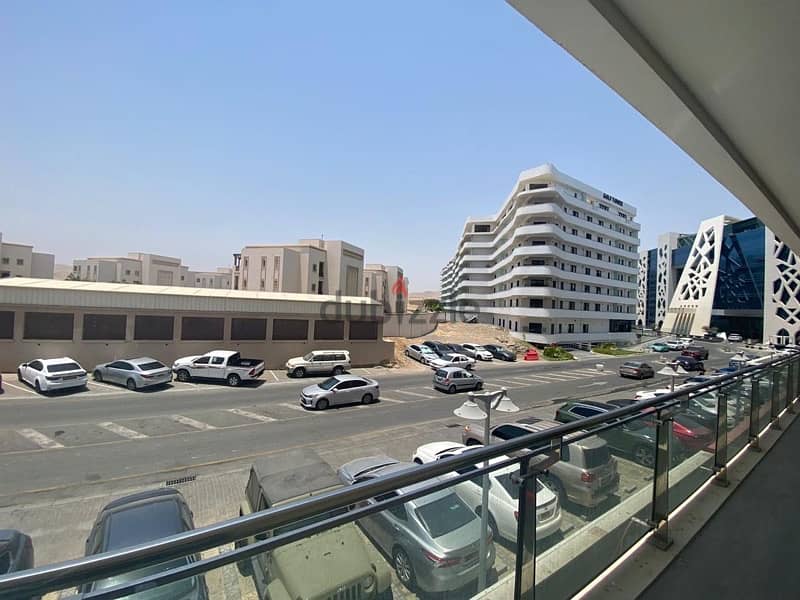 Spacious Luxury 2 bed in BLV Muscat Hills 1