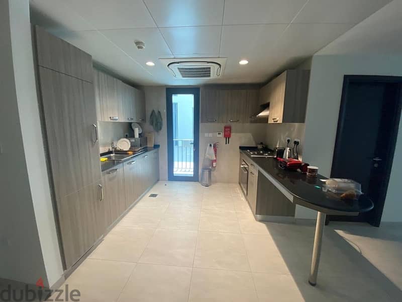 Spacious Luxury 2 bed in BLV Muscat Hills 2