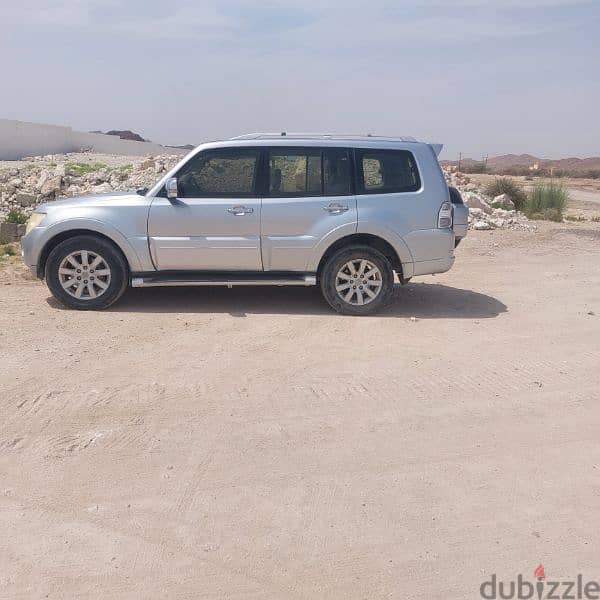 Mitsubishi Pajero 2011 0