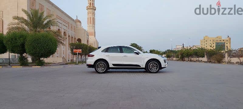 Porsche Macan S Clean Title - Under the warranty of the Oman Agency 9