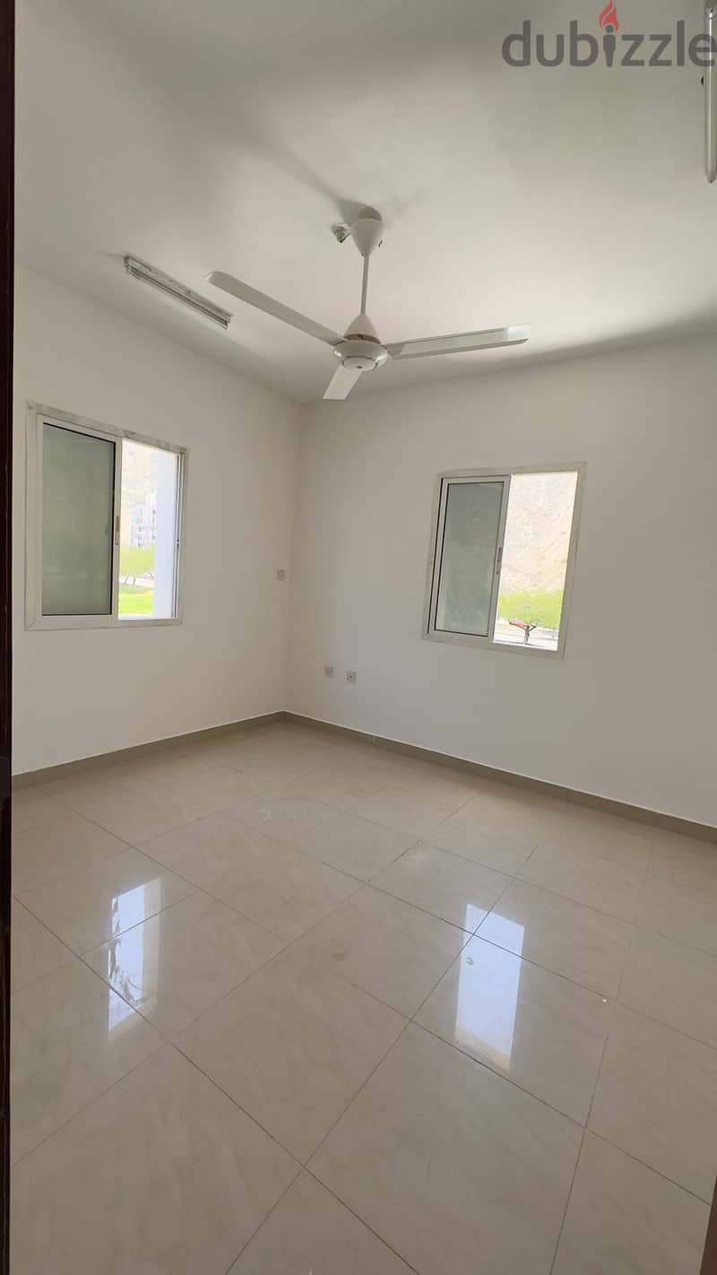 family flat for rent in Wadi Kabir 7