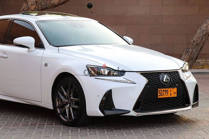 Lexus IS 300 2020 7