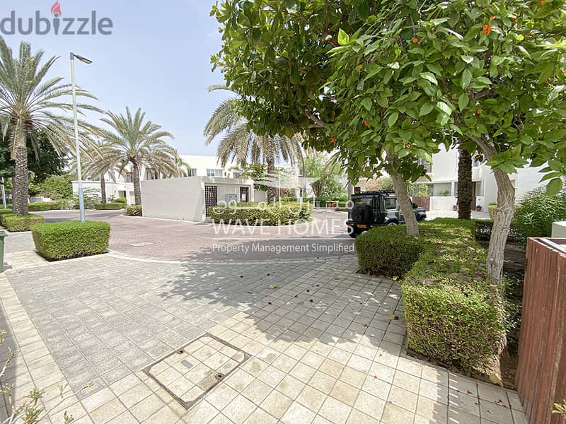 Very Spacious 5-Bedroom Villa in Al Mouj 4