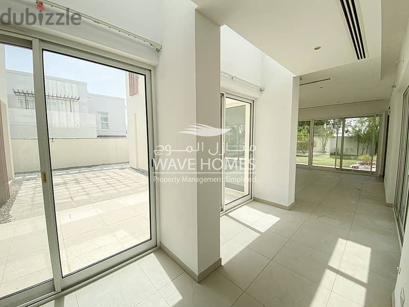 Very Spacious 5-Bedroom Villa in Al Mouj 11