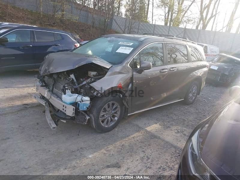 Toyota Sienna 2022 XLE 1