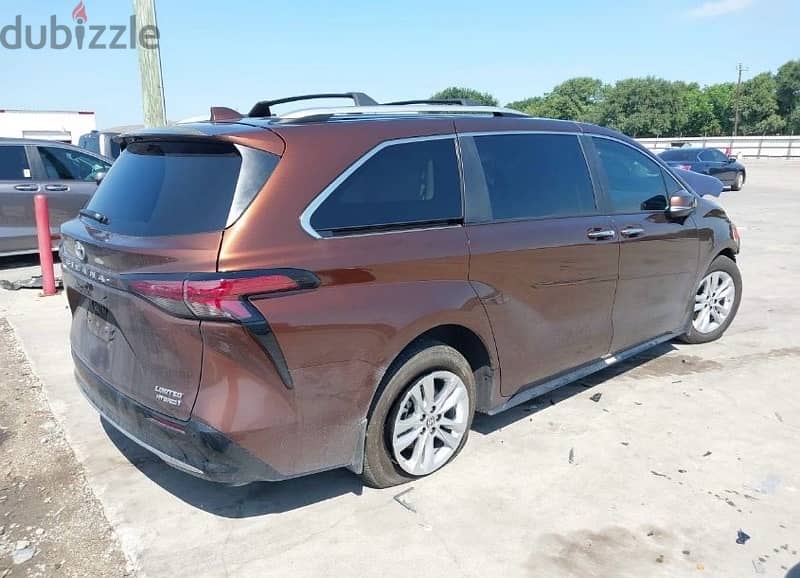 Toyota Sienna 2023 LIMITED 3