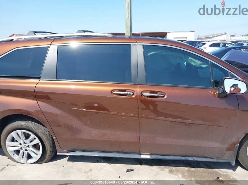 Toyota Sienna 2023 LIMITED 15