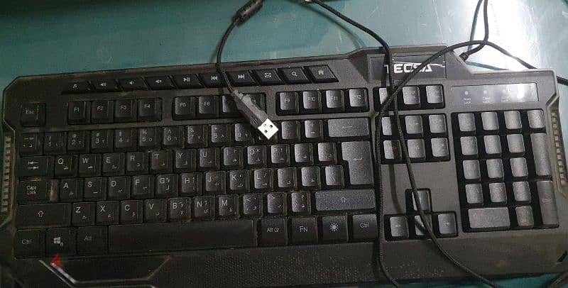 Keyboard, Monitor, Power cable 1