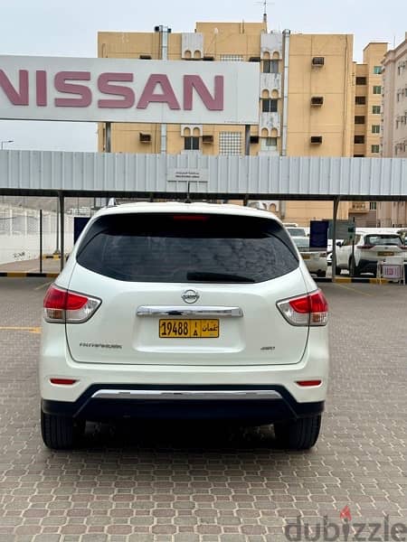 Nissan Pathfinder 4WD Model 2015 Oman Agency 1