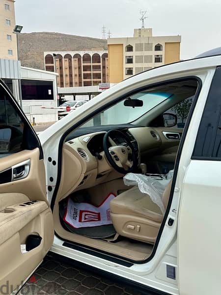 Nissan Pathfinder 4WD Model 2015 Oman Agency 7