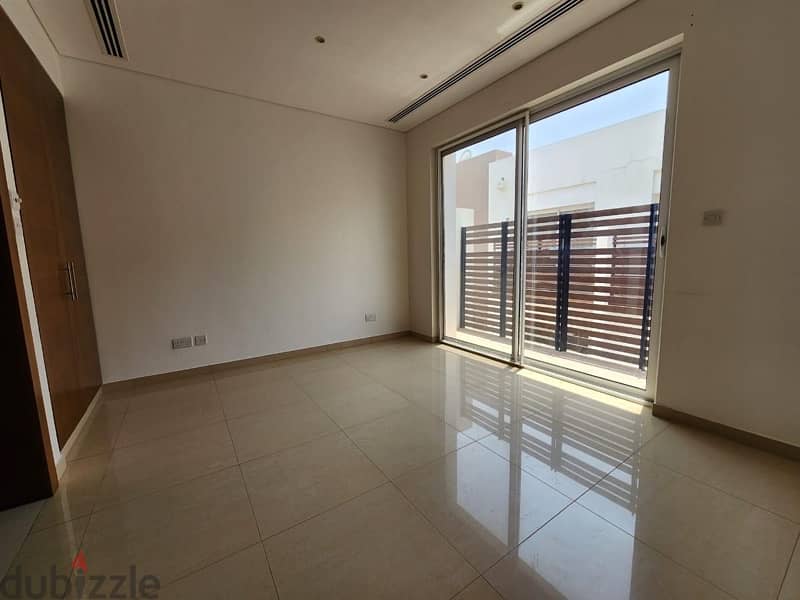 Stunning corner 2 bed Town House in Al Mouj 3