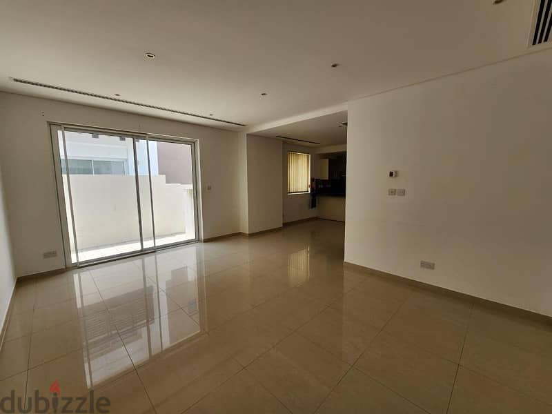 Stunning corner 2 bed Town House in Al Mouj 4