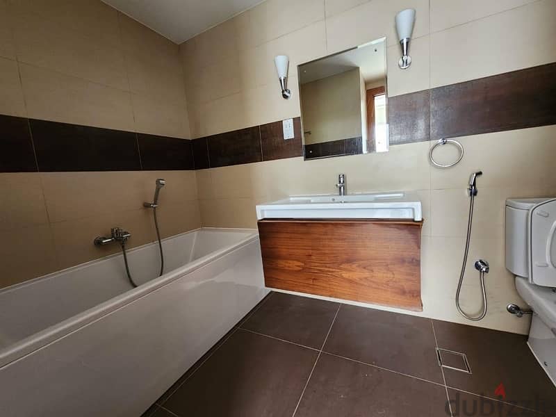 Stunning corner 2 bed Town House in Al Mouj 6