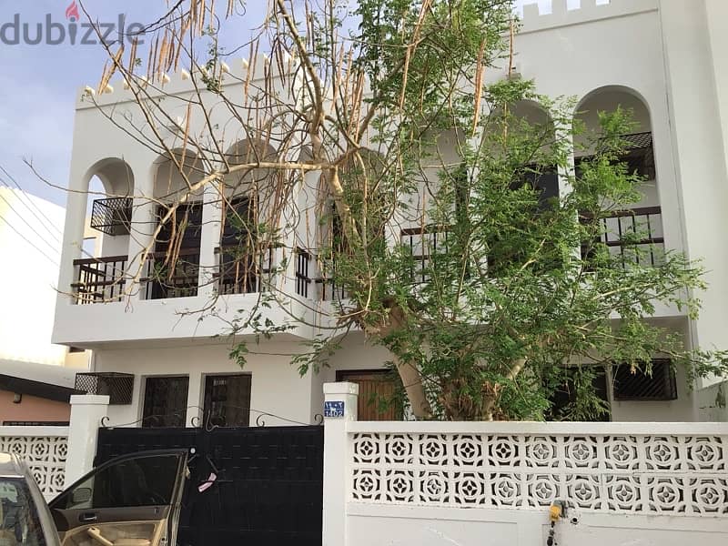7 bedroom villa for rent in Qurum rose gardenfor executive bachelors 0