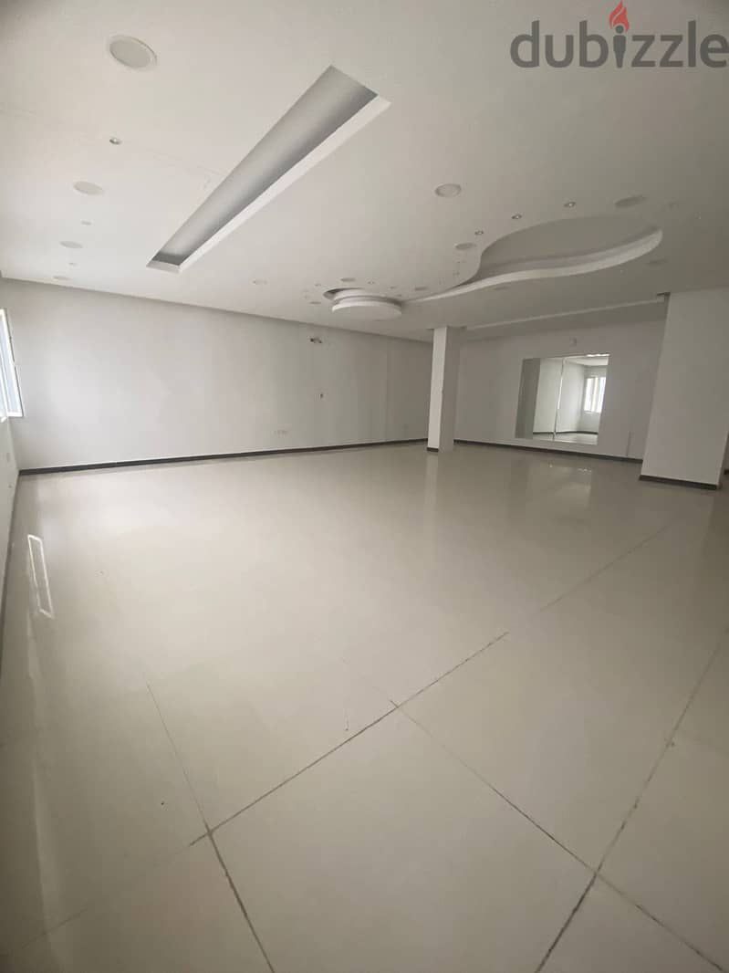 SR-AS-433 An office for rent in an open space in Al Mawaleh North. 5