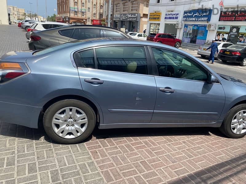 Nissan Altima 2012 4