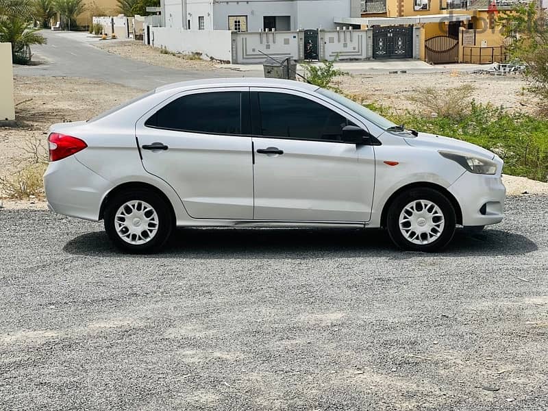 Ford Figo 2017 4