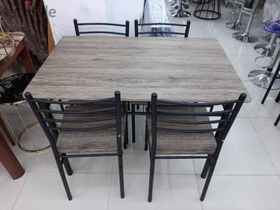 new Dining table available without delivery 1 piece 38 rial