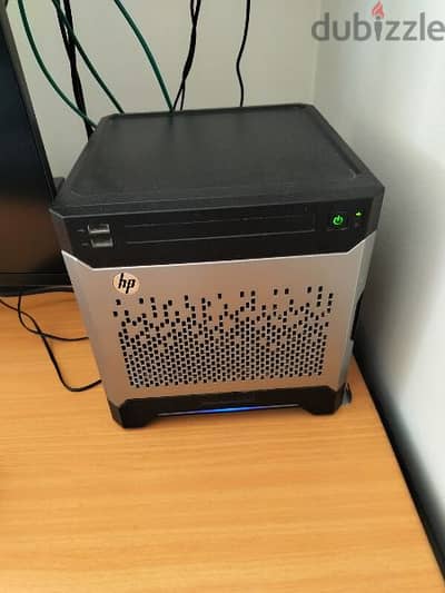 HP Proliant MicroServer Gen 8 16GB RAM, AMD Radeon HD 6450 Graphics