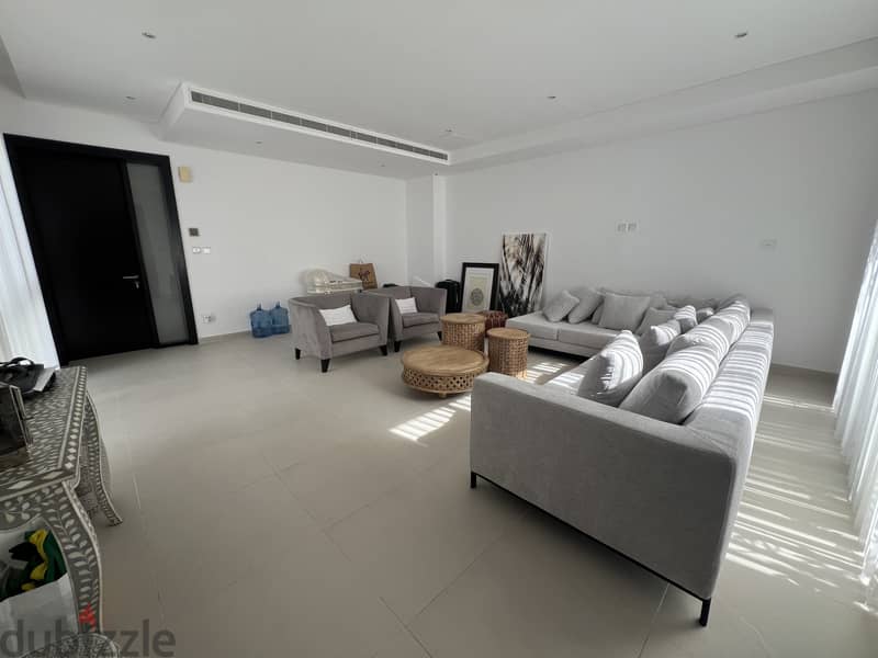 4 Bedroom Villa With Private Pool for Rent in Al Mouj Muscat 9