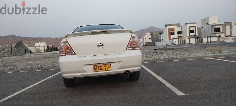 Nissan Sunny 2012 3