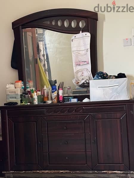 Dressing table 0