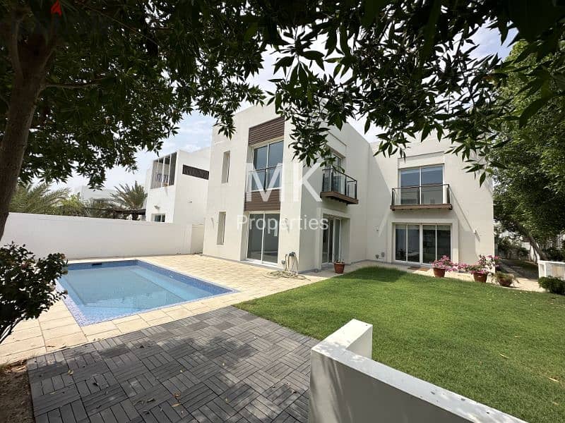 ارقي فلة للبیع/6غرف نوم/villa for sale/freehold /Al mouj muscat 0