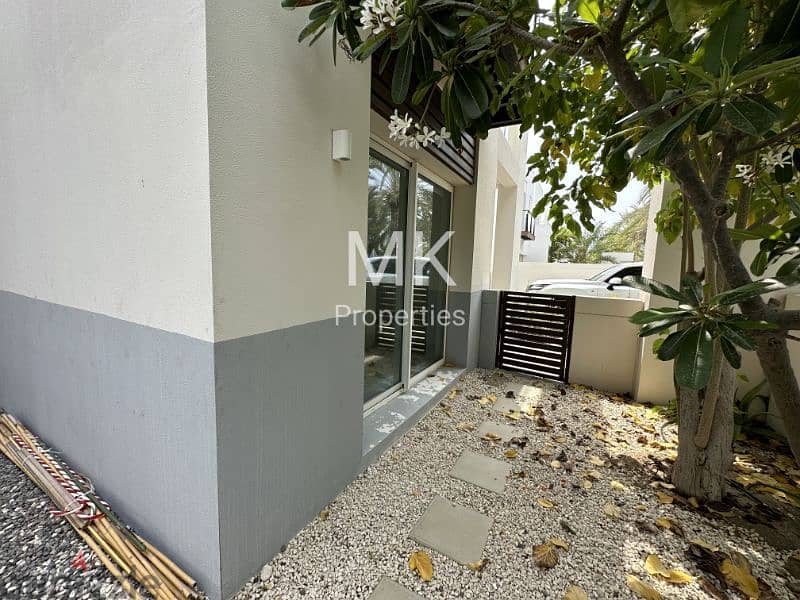 ارقي فلة للبیع/6غرف نوم/villa for sale/freehold /Al mouj muscat 6