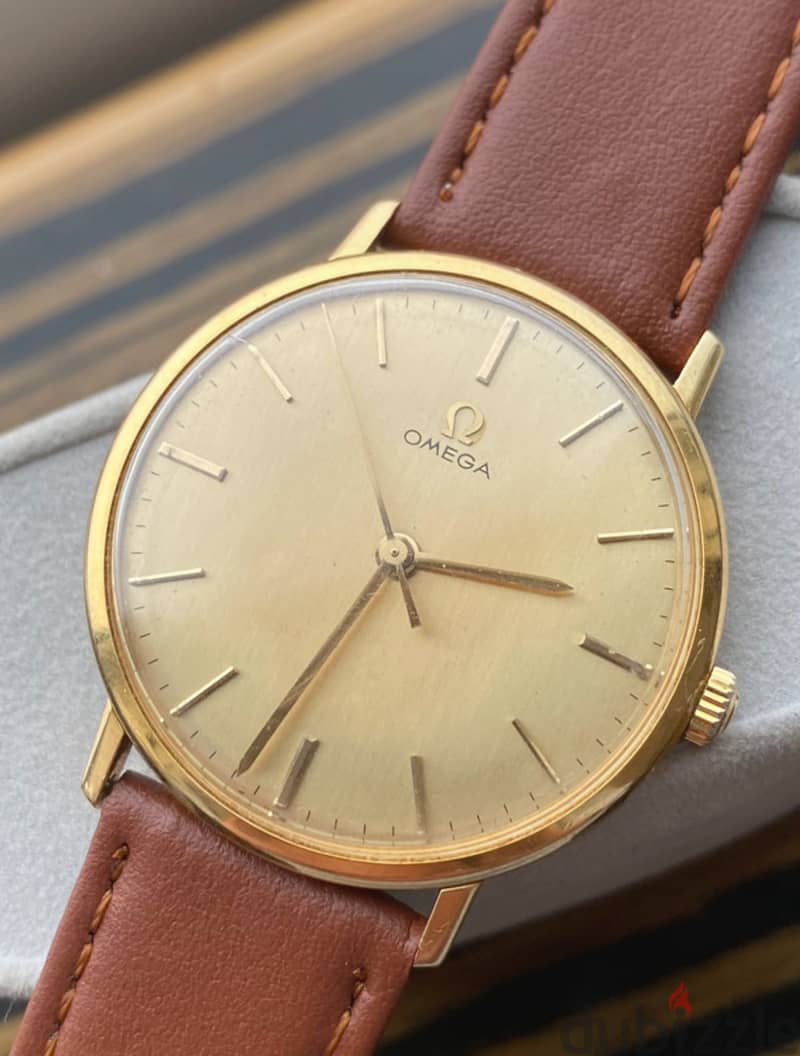 18kt solid gold Omega watch 0