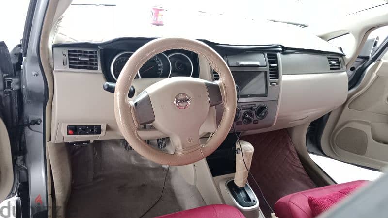 Nissan Tiida 2012 4