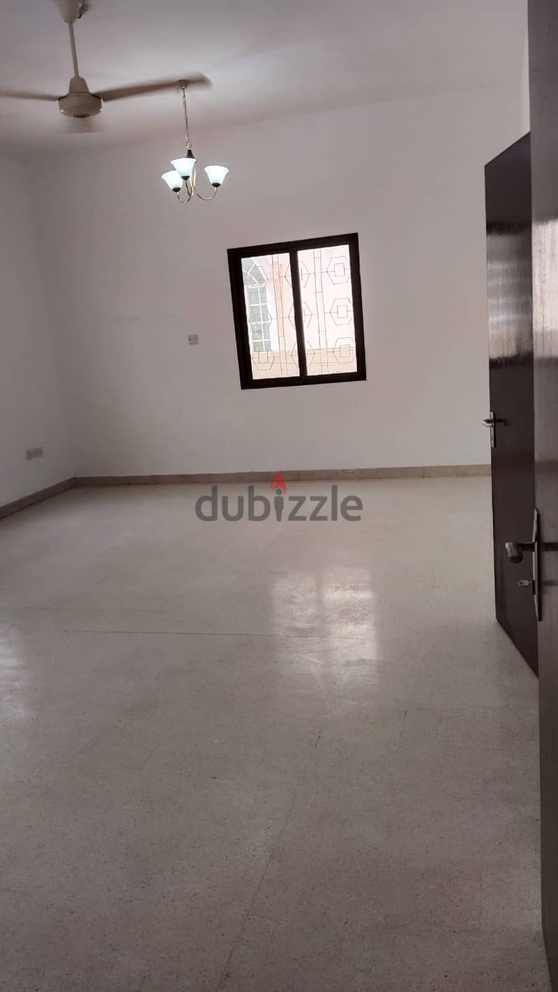 Spacious 3 BHK Flat with 3 Toilet Bathroom Darsait Near ISM School 11