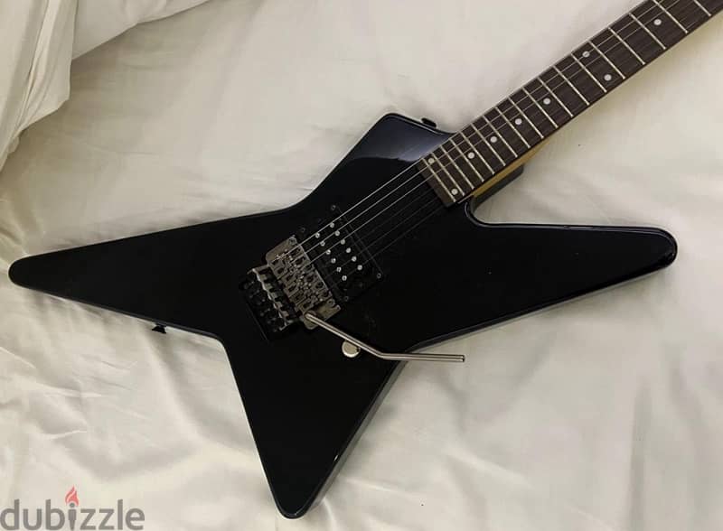 charvel star guitar with a Floyd rose 2