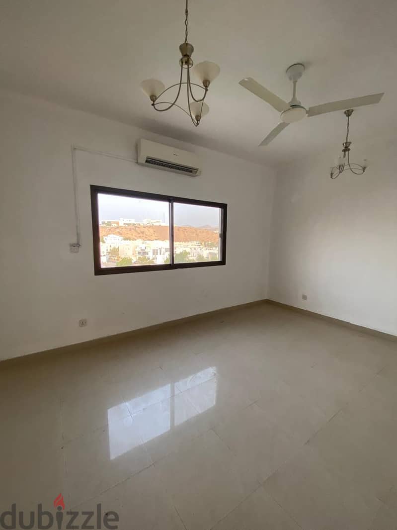 "SR-DY-542  Spacious High-Quality Villa to Let in MQ 7