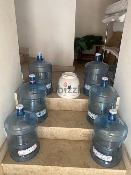 oasis water cans and 3 bottles 1