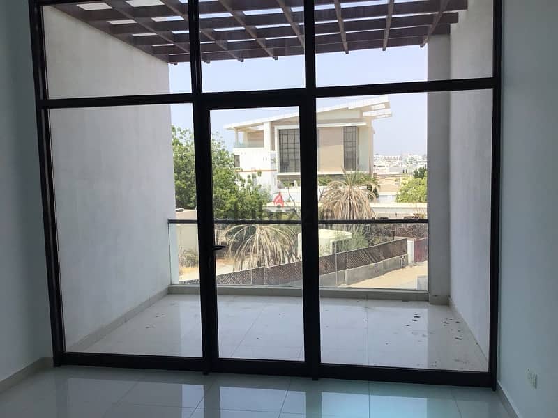 new 4 bhk villa for rent in madina qaboos with swimming pool 9